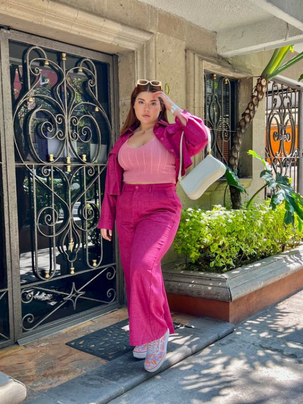 Plus-size pink Outfits