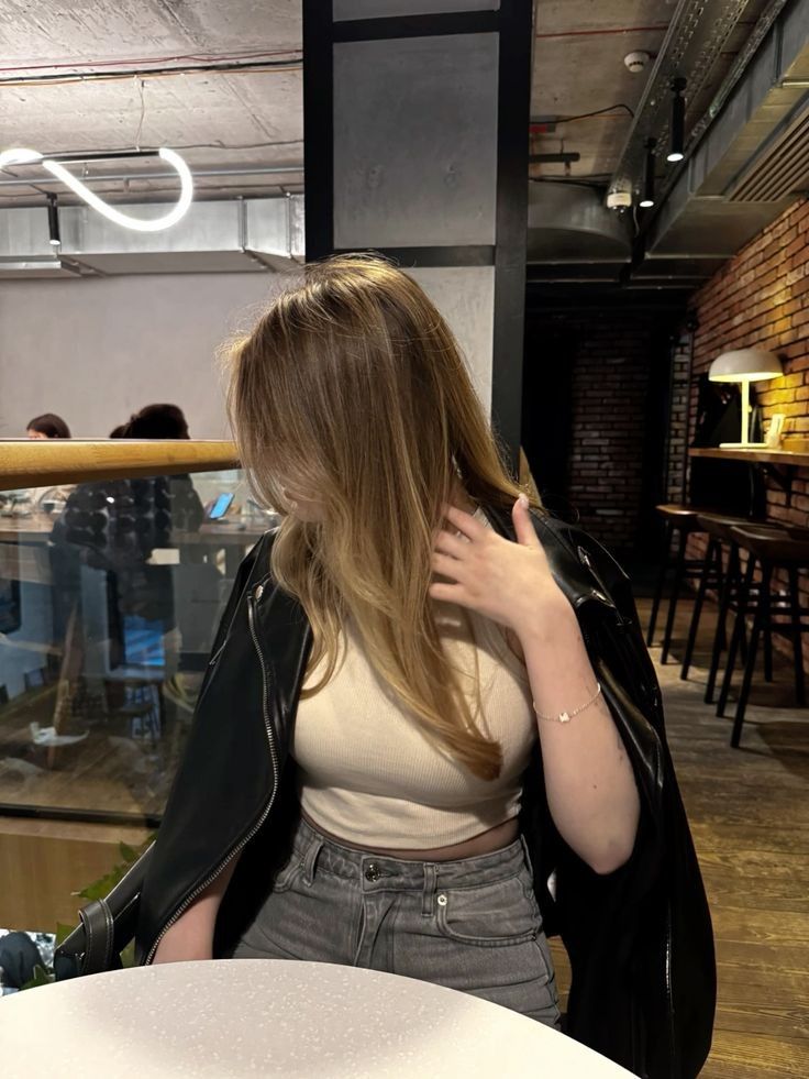 Cute Instagram Hidden Face Girl Pic