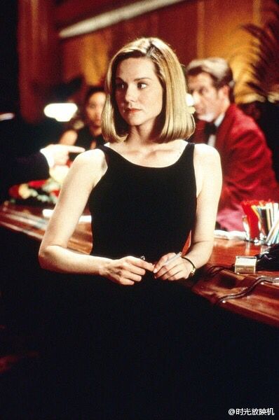 Laura Linney's sexy Look