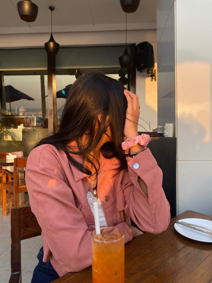 Cute Instagram Hidden Face Girl Pic Aesthetic