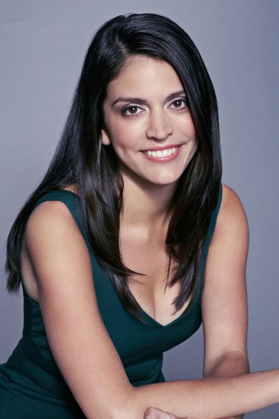 Cecily Strong Hot Pics in Bikini