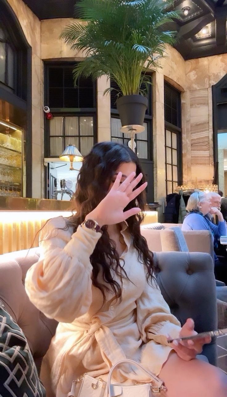 Cute Instagram Hidden Face Girl Pic