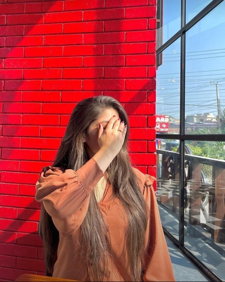 Cute Instagram Hidden Face Girl Pic