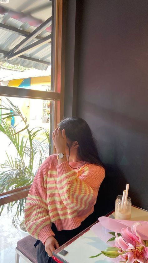 Stylish Girl Pic Hiding Face