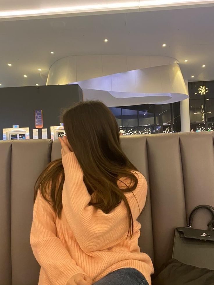 Cute Instagram Hidden Face Girl Pic