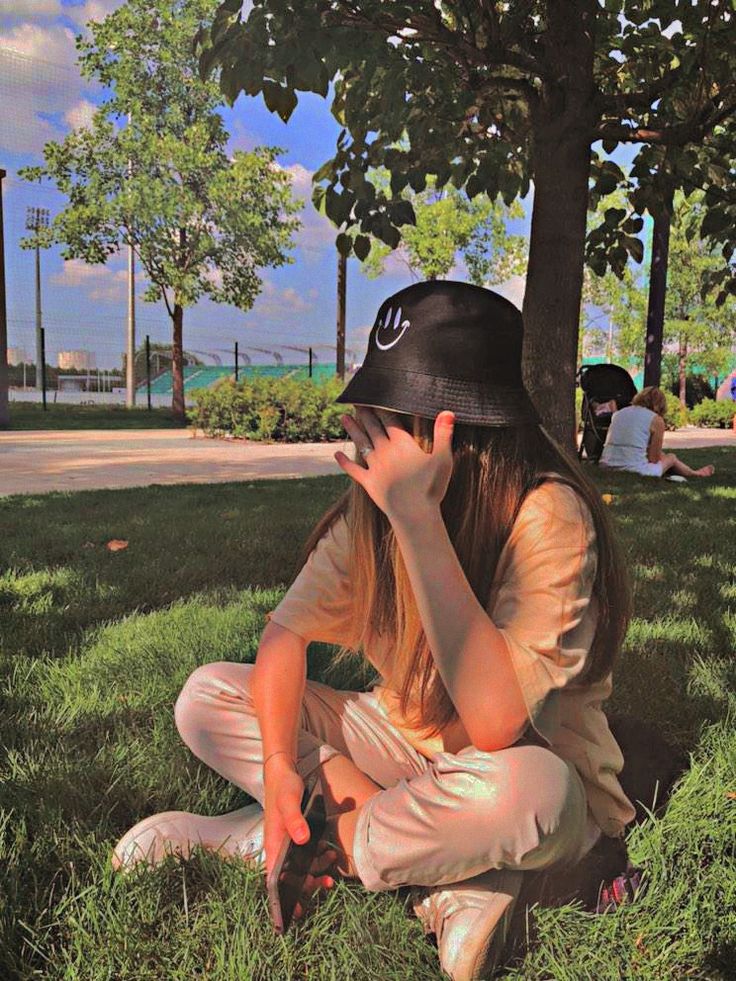 Cute Hidden Face DP For Girls