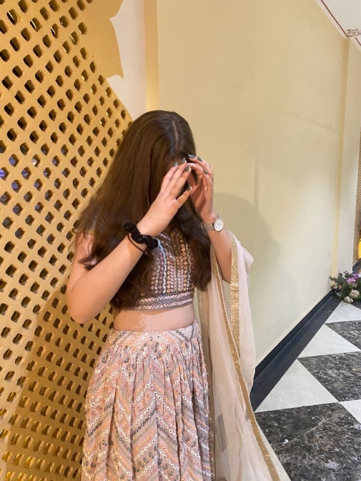Stylish Girl Pic Hiding Face