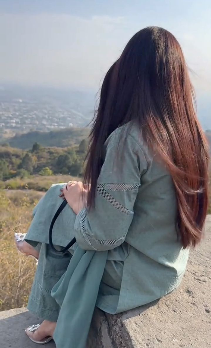 Cute Hidden Face DP For Girls