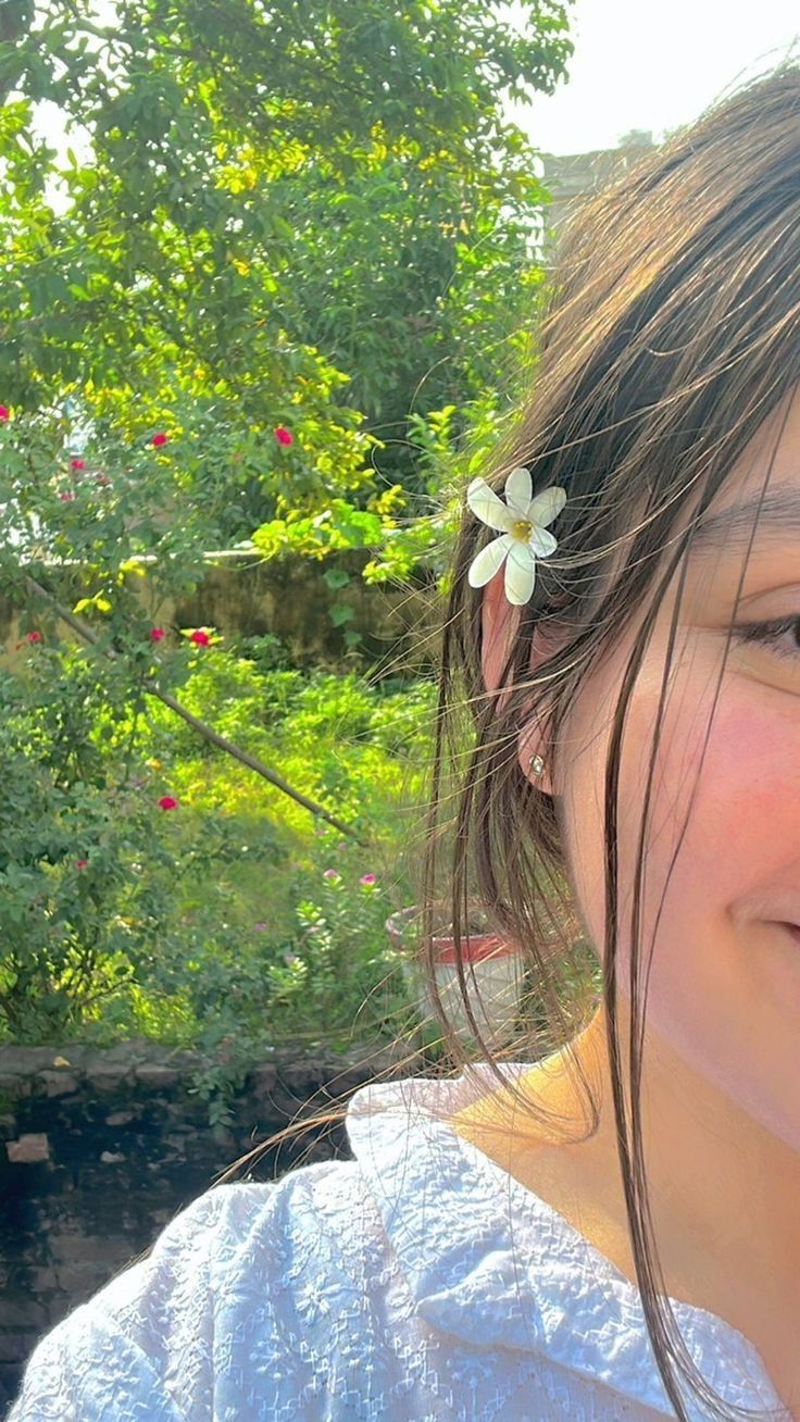 Cute Hidden Face DP For Girls
