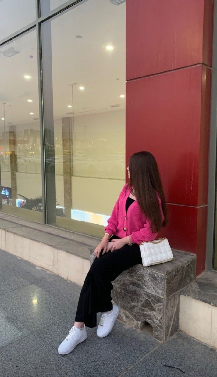 Stylish Girl Pic Hiding Face